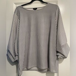 Ann Taylor factory white and black stripes puff sleeve blouse